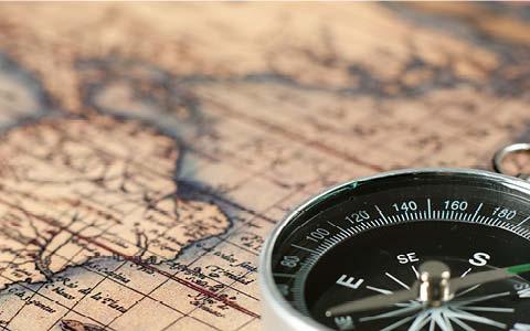 verdenskort og kompas